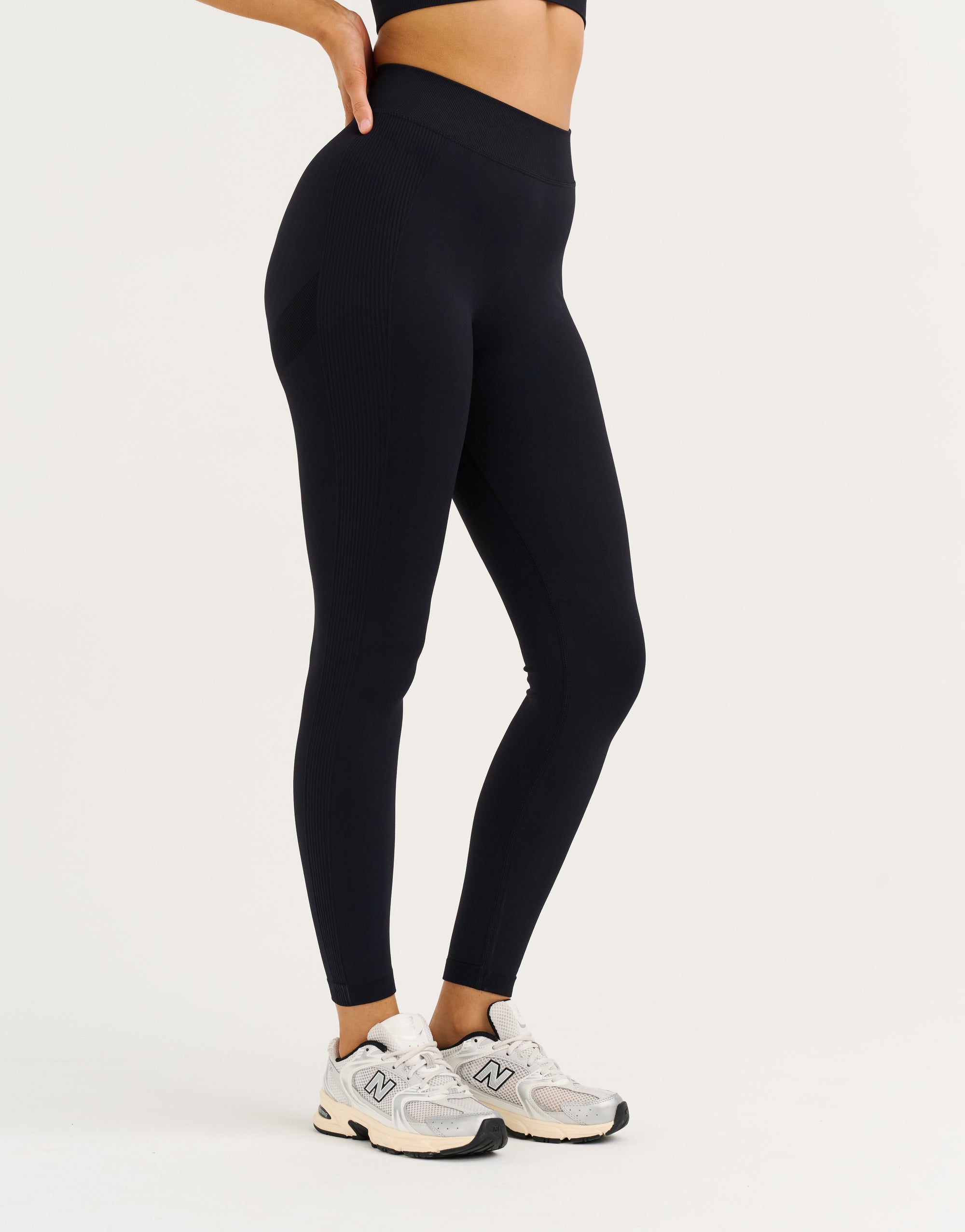 Arise Essential Mid-Waist Leggings V2 - Stealth Black