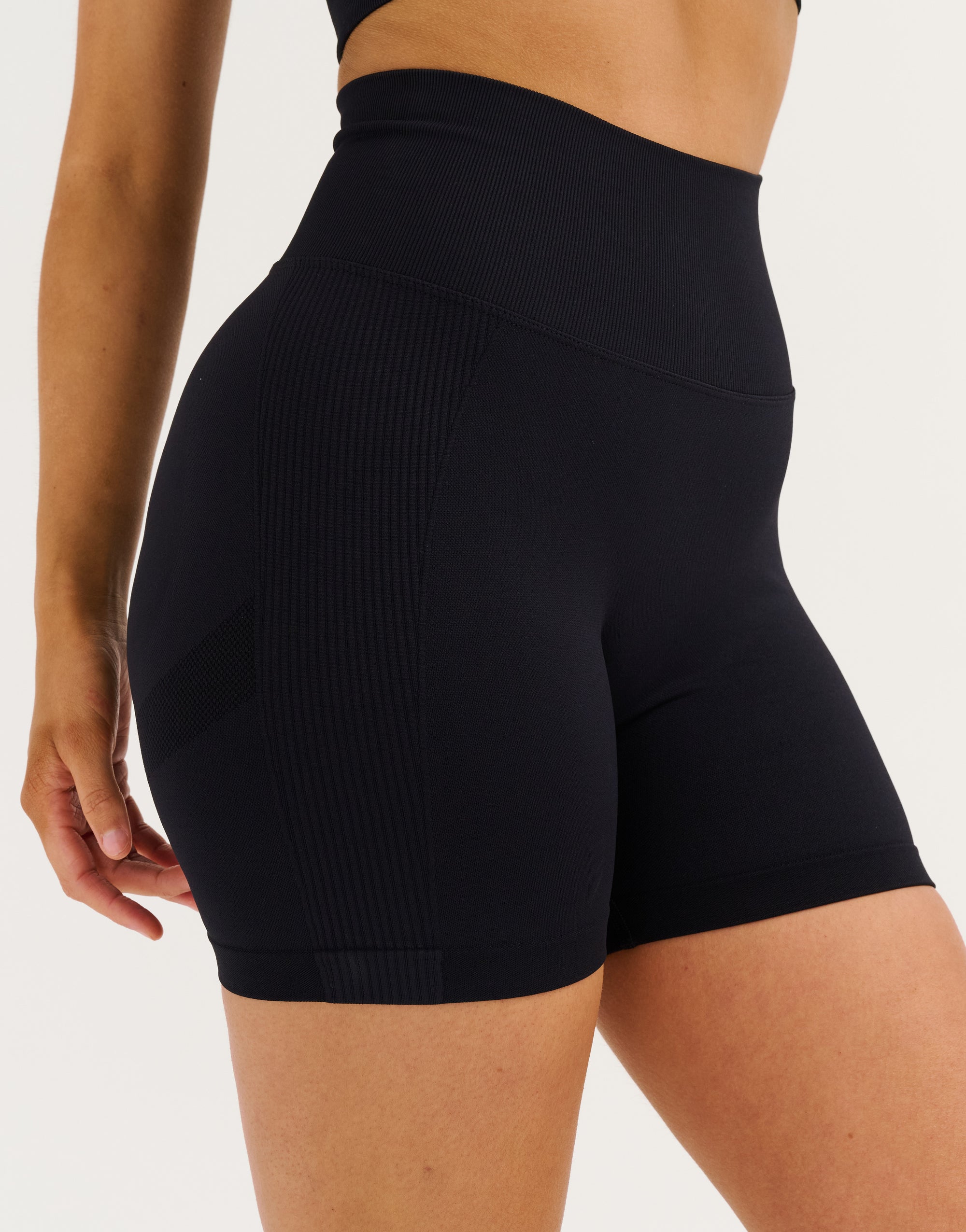 Arise Essential Shorts V2 - Stealth Black