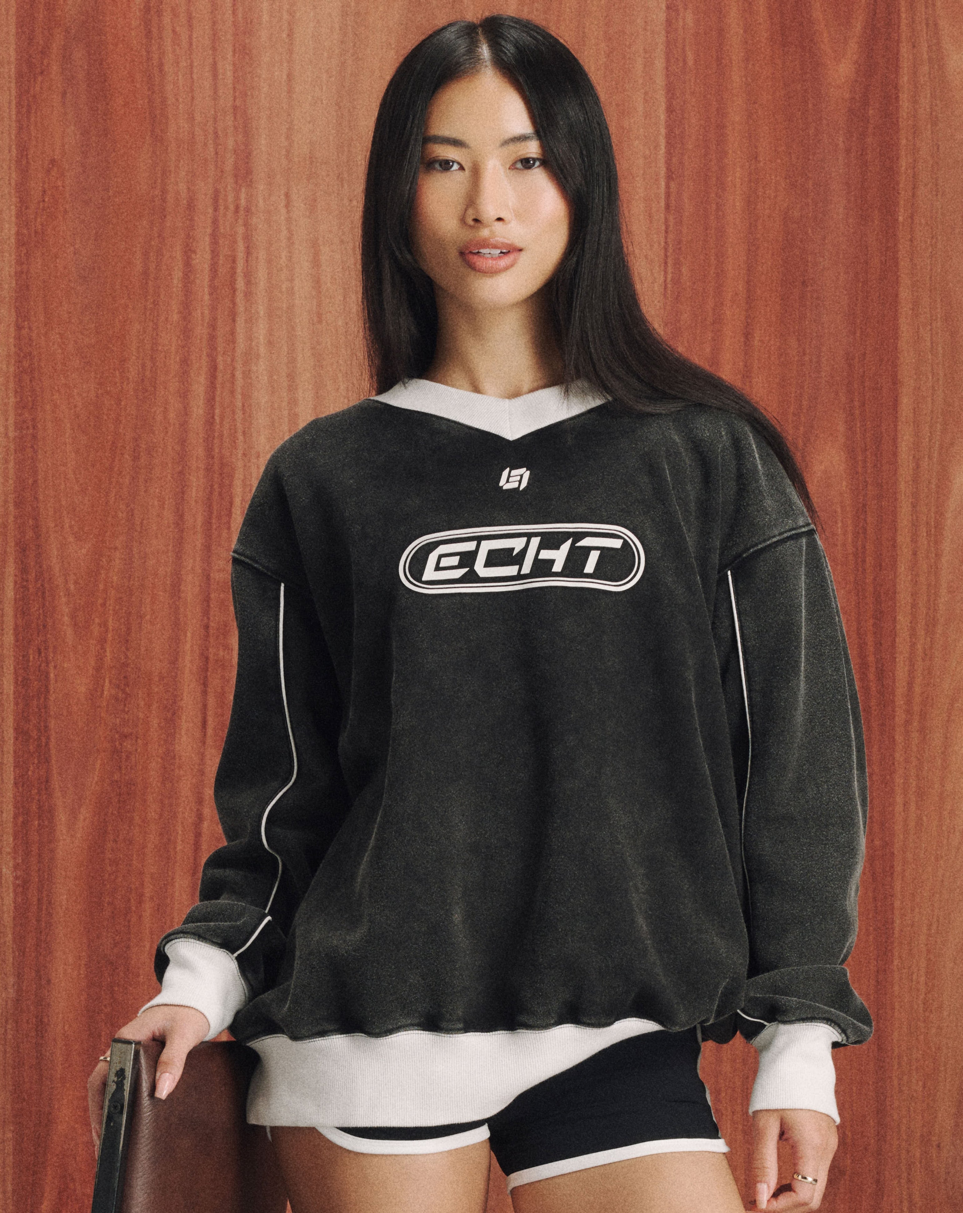 Club V Neck Sweatshirt - Black