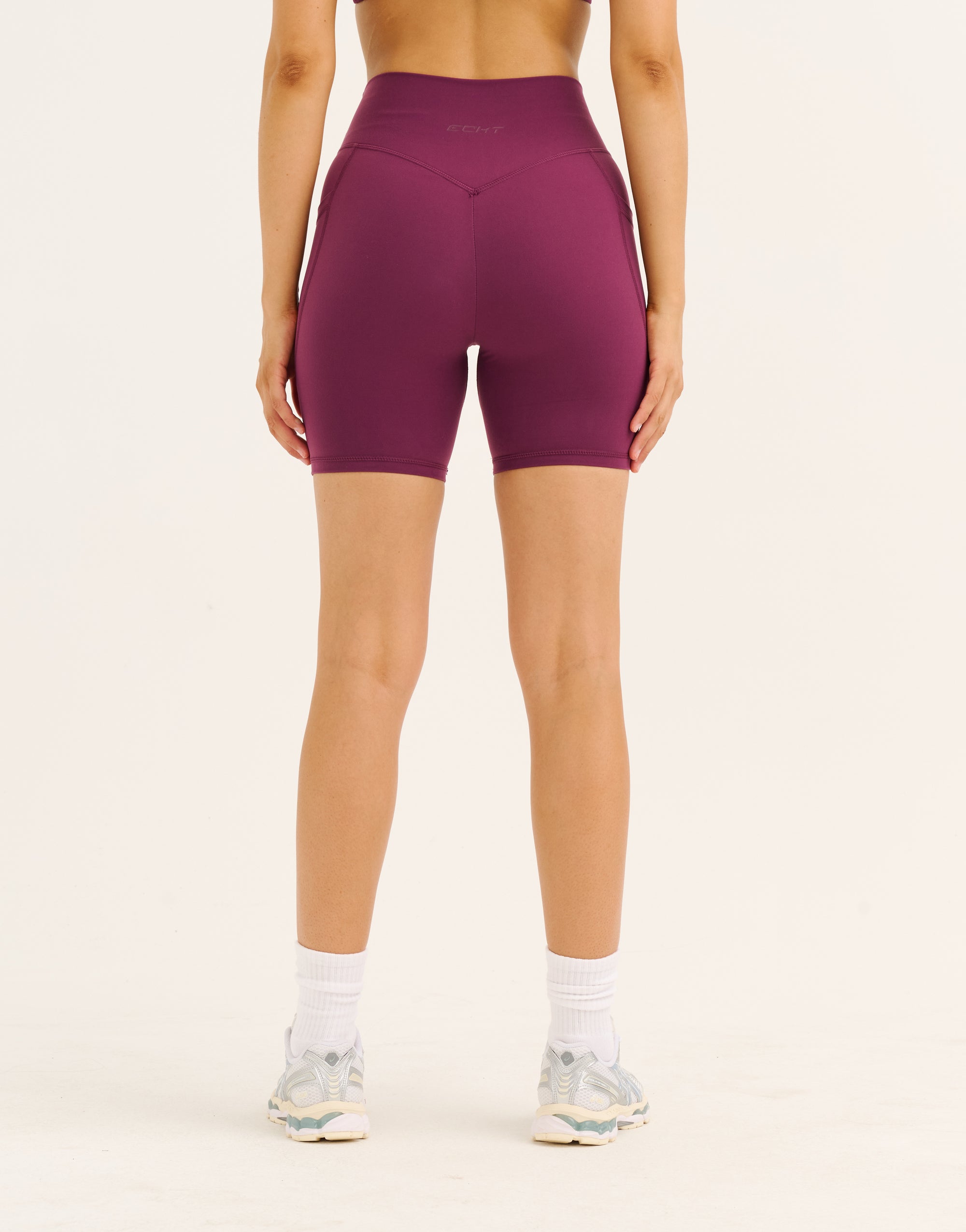 Ascend Pocket Shorts 6" - Blackberry