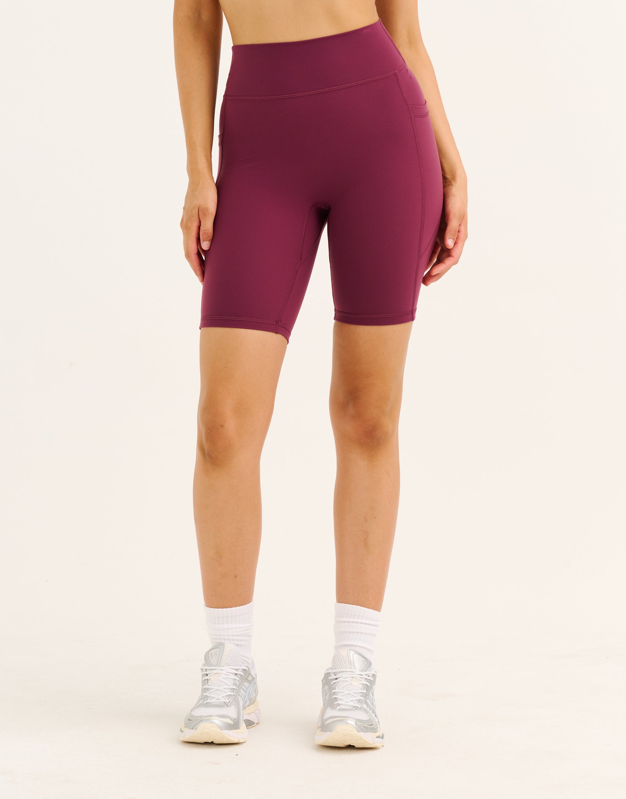 Ascend Pocket Shorts 8" - Blackberry