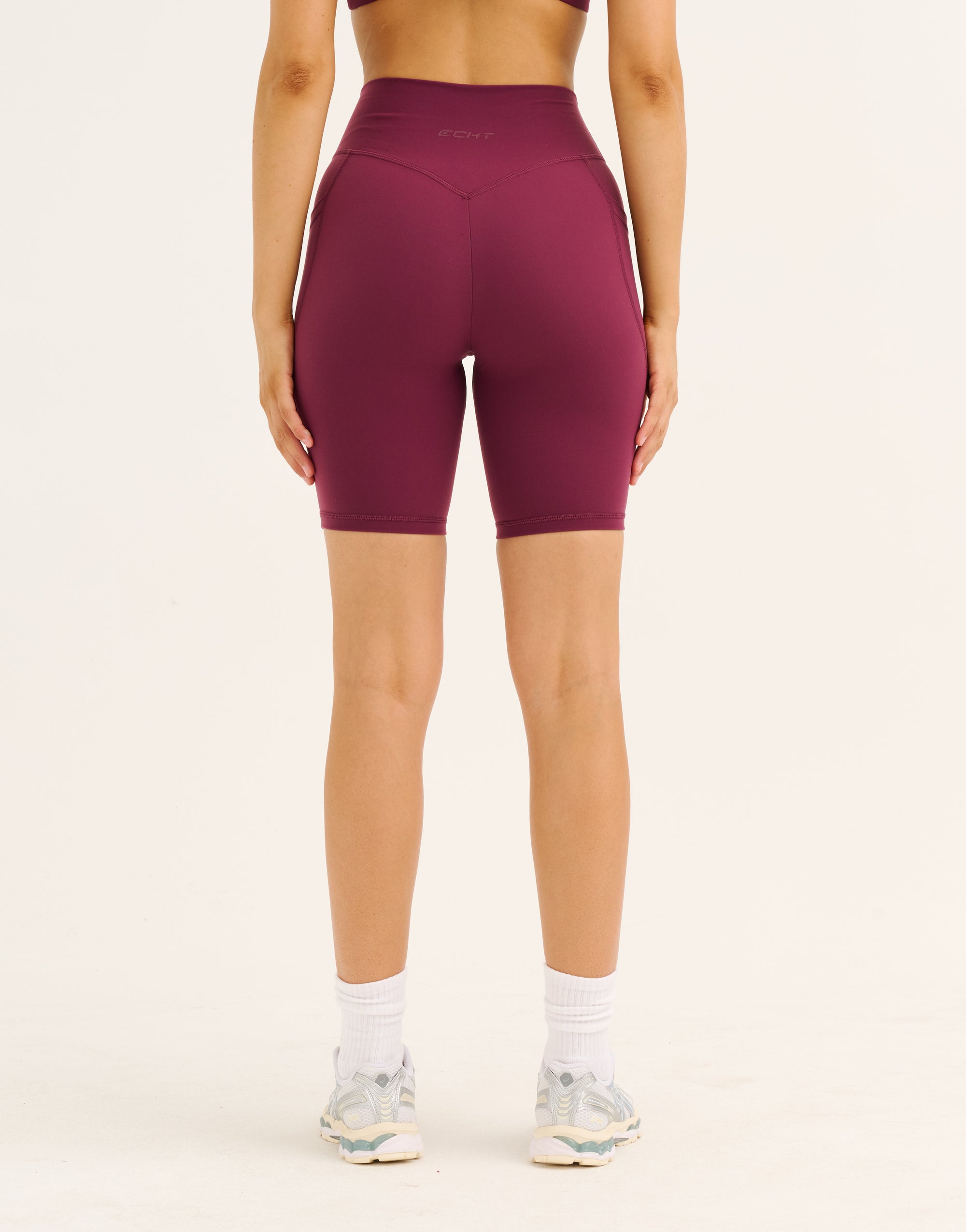 Ascend Pocket Shorts 8" - Blackberry