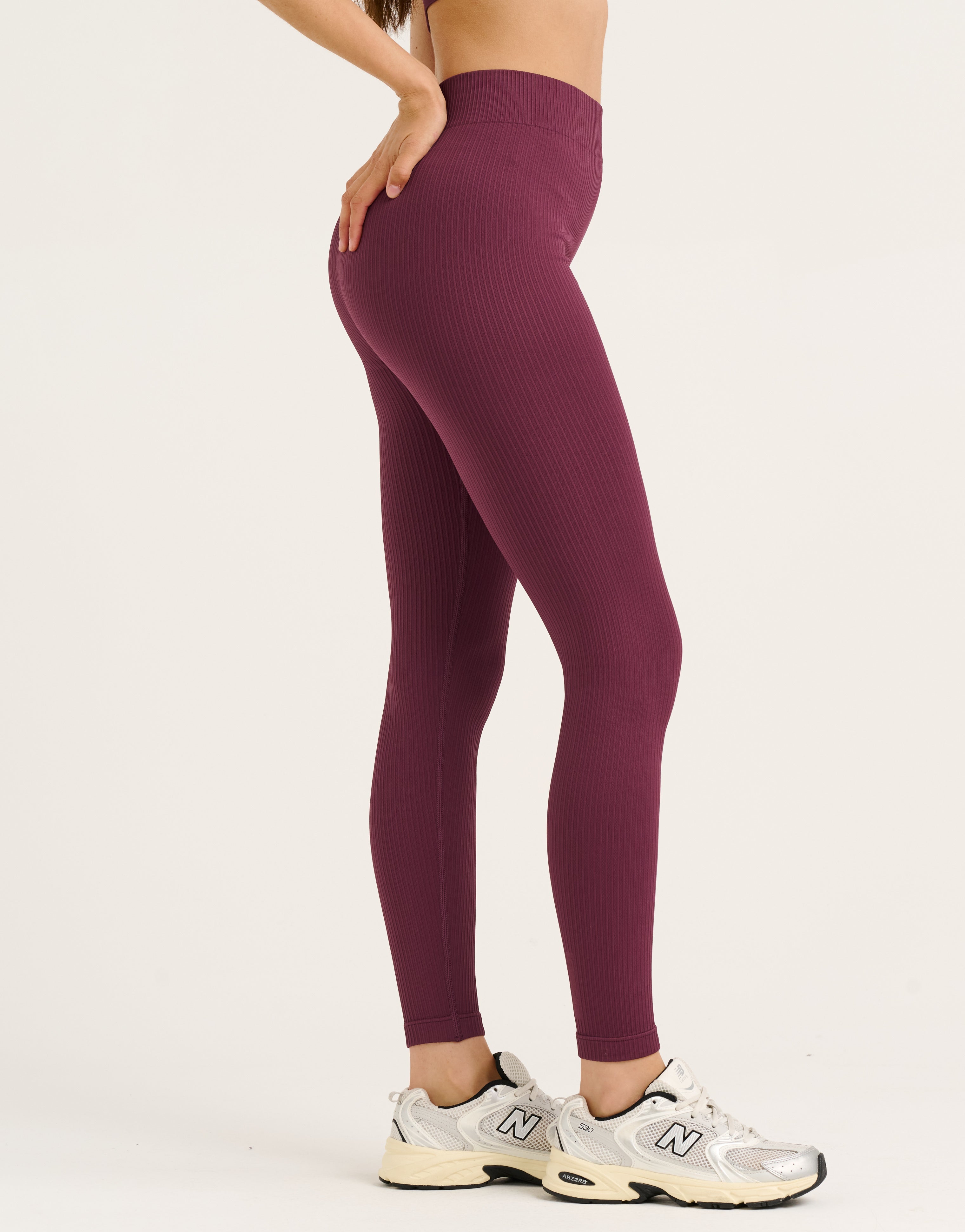 Arise Comfort Mid-Waist Leggings - Blackberry