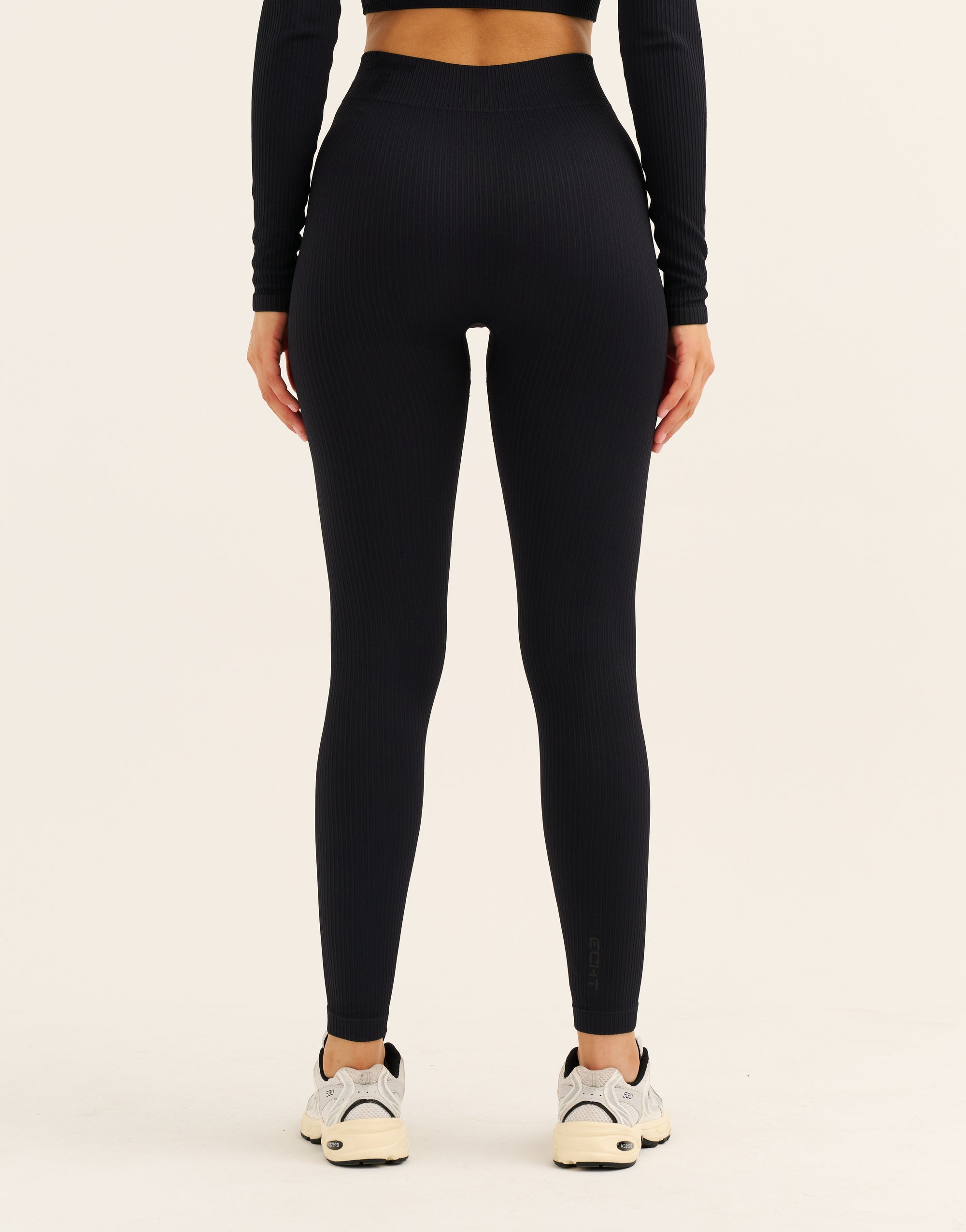 Arise Comfort Mid-Waist Leggings - Stealth Black