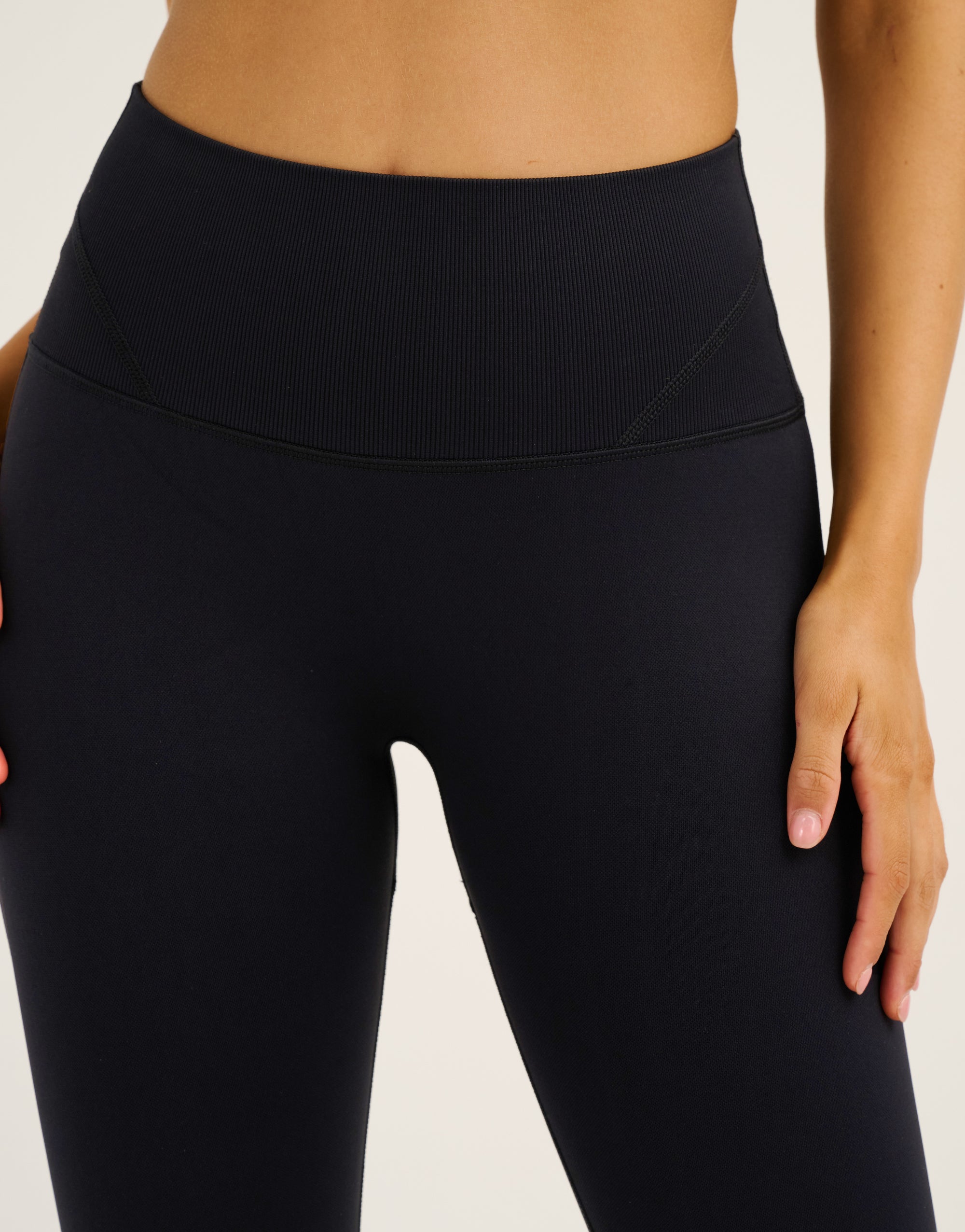 Pulse Flare Leggings - Black