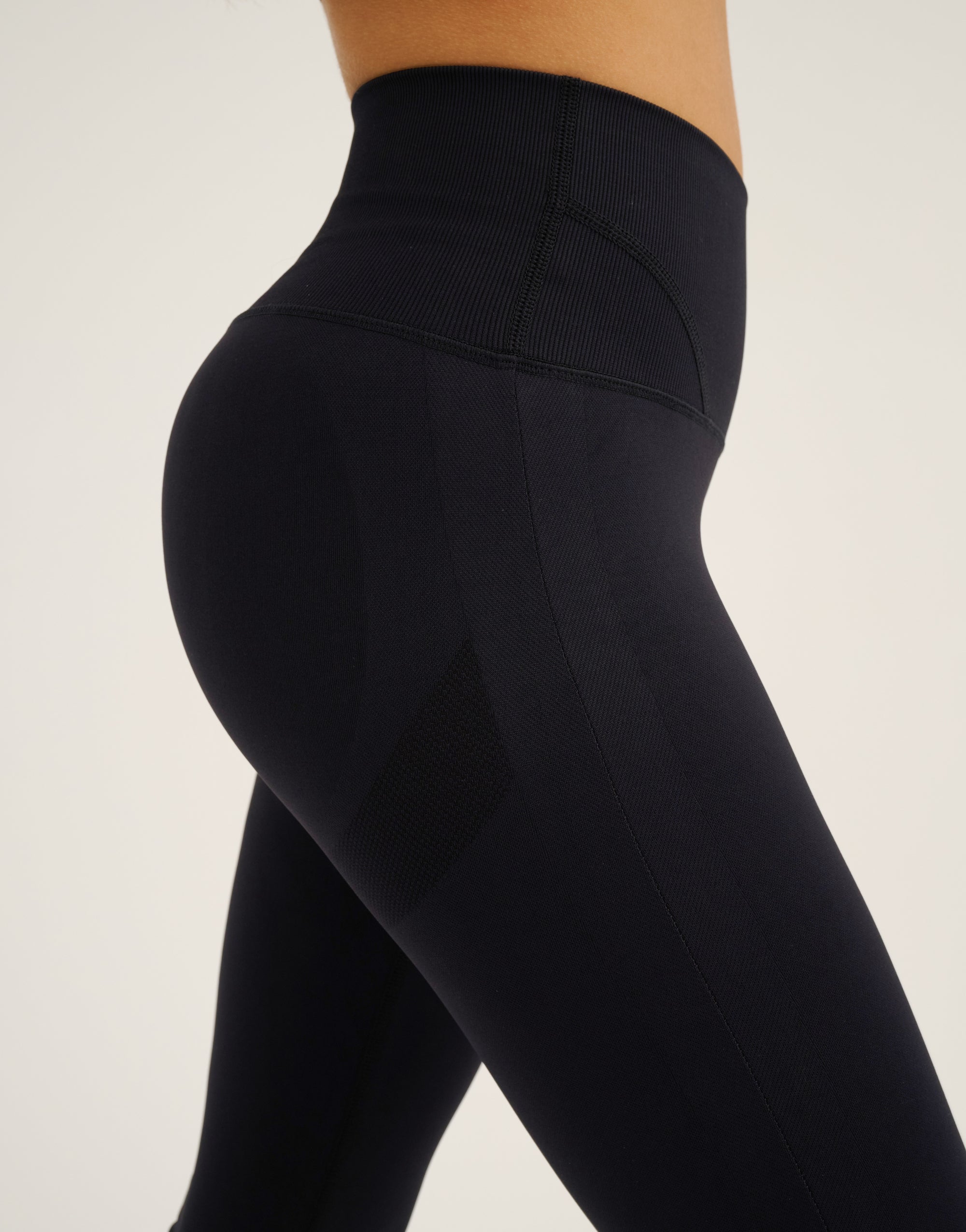 Pulse Flare Leggings - Black