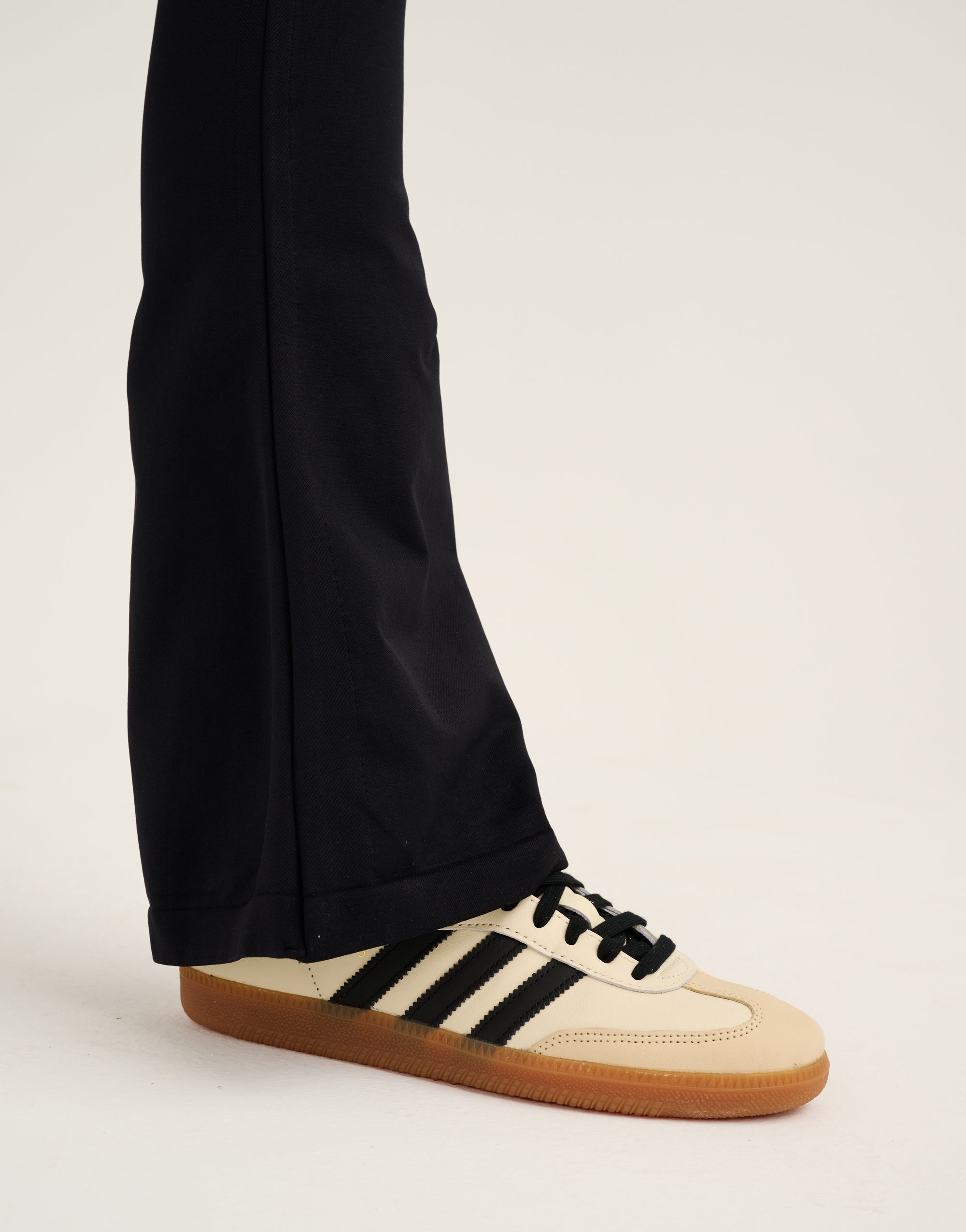 Pulse Flare Leggings - Black