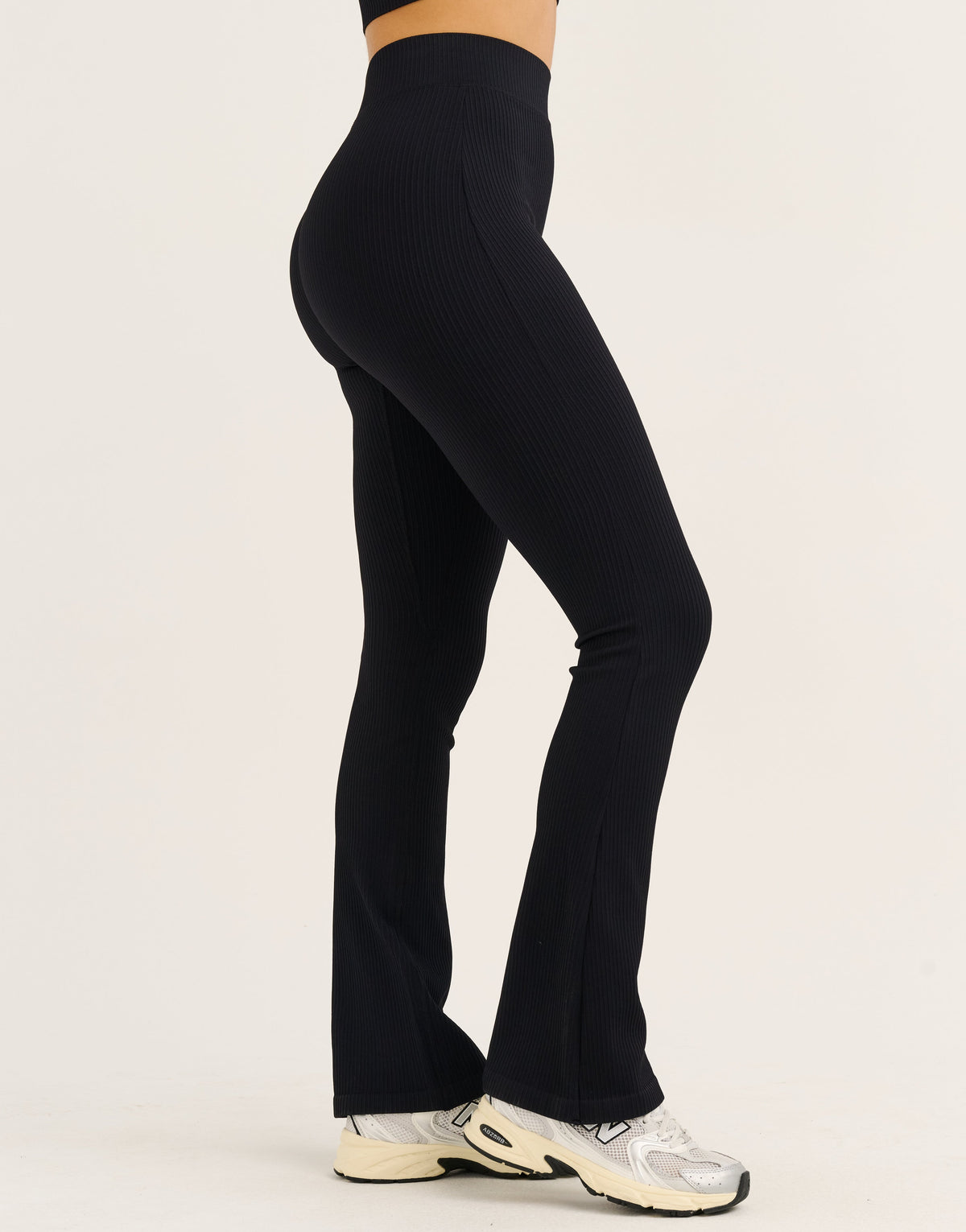 Arise Comfort Mid-Waist Flare Leggings - Stealth Black