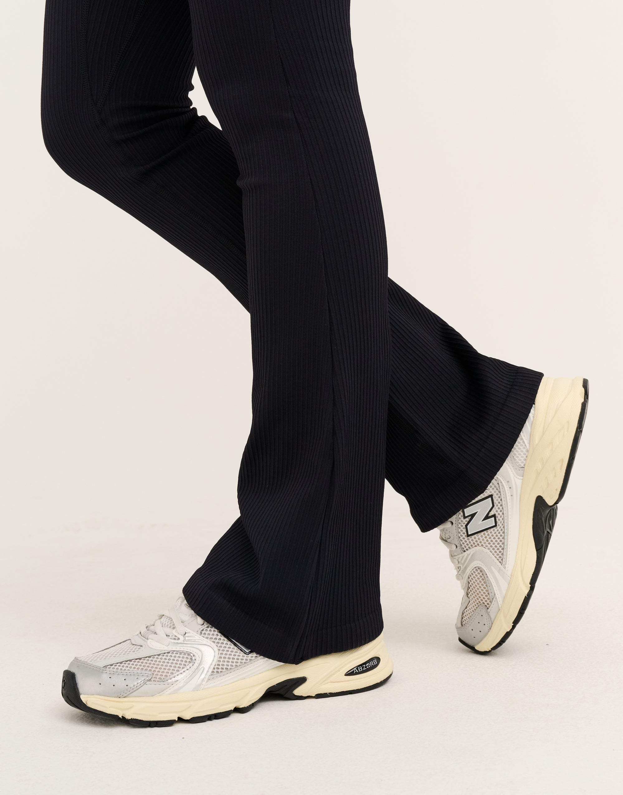 Arise Comfort Flare Leggings V2 - Stealth Black