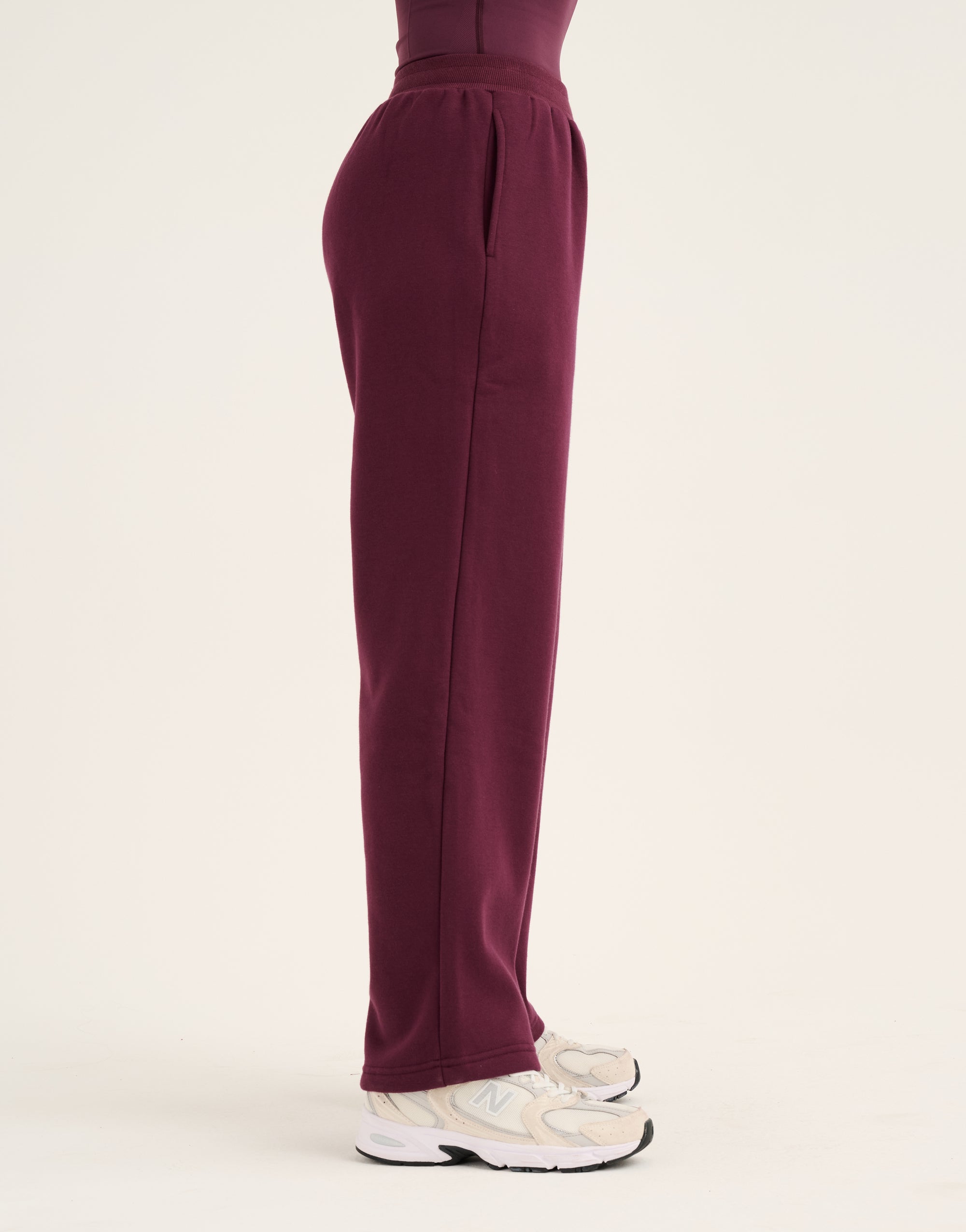 Elemental Straight Leg Sweatpants - Blackberry
