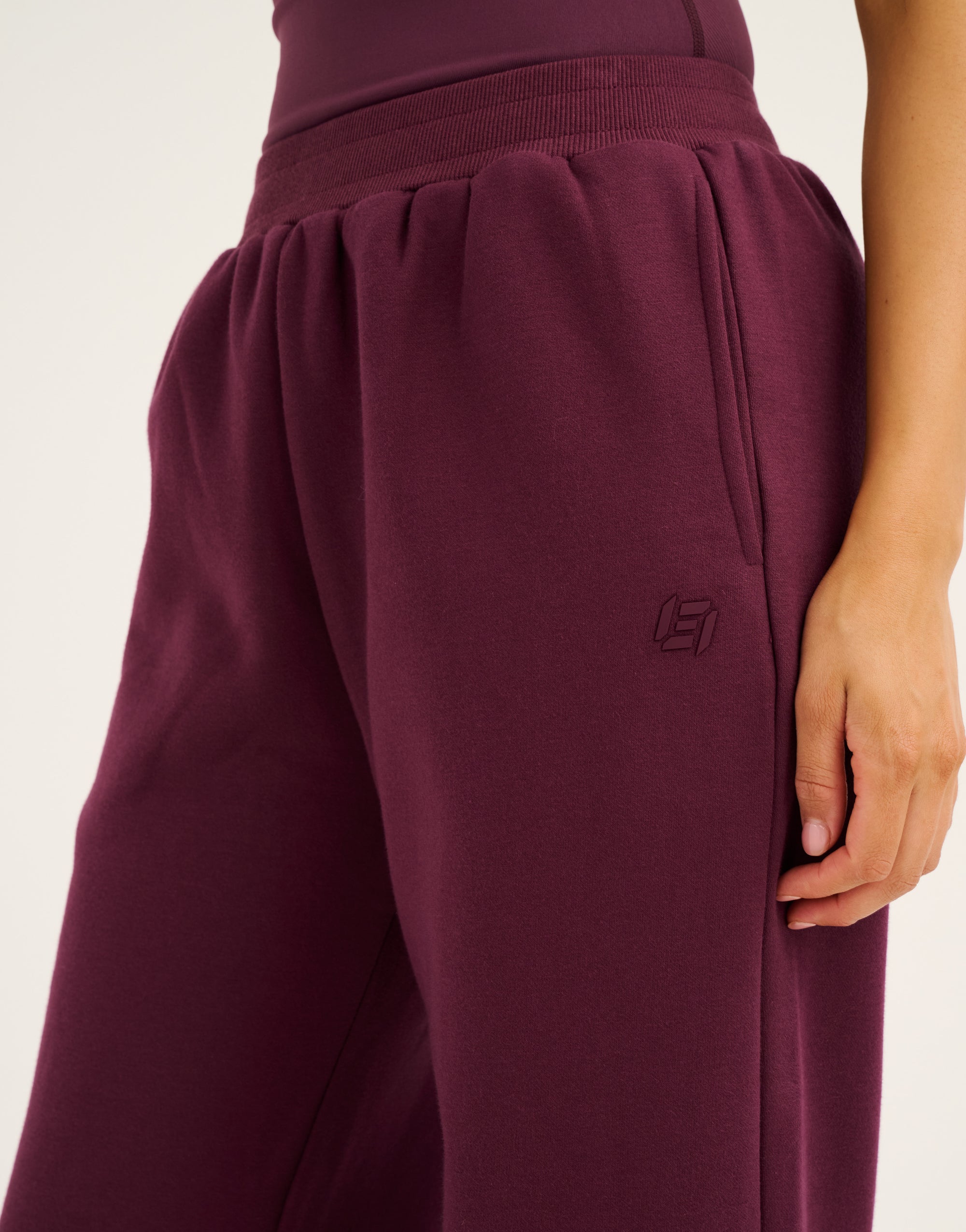 Elemental Straight Leg Sweatpants - Blackberry
