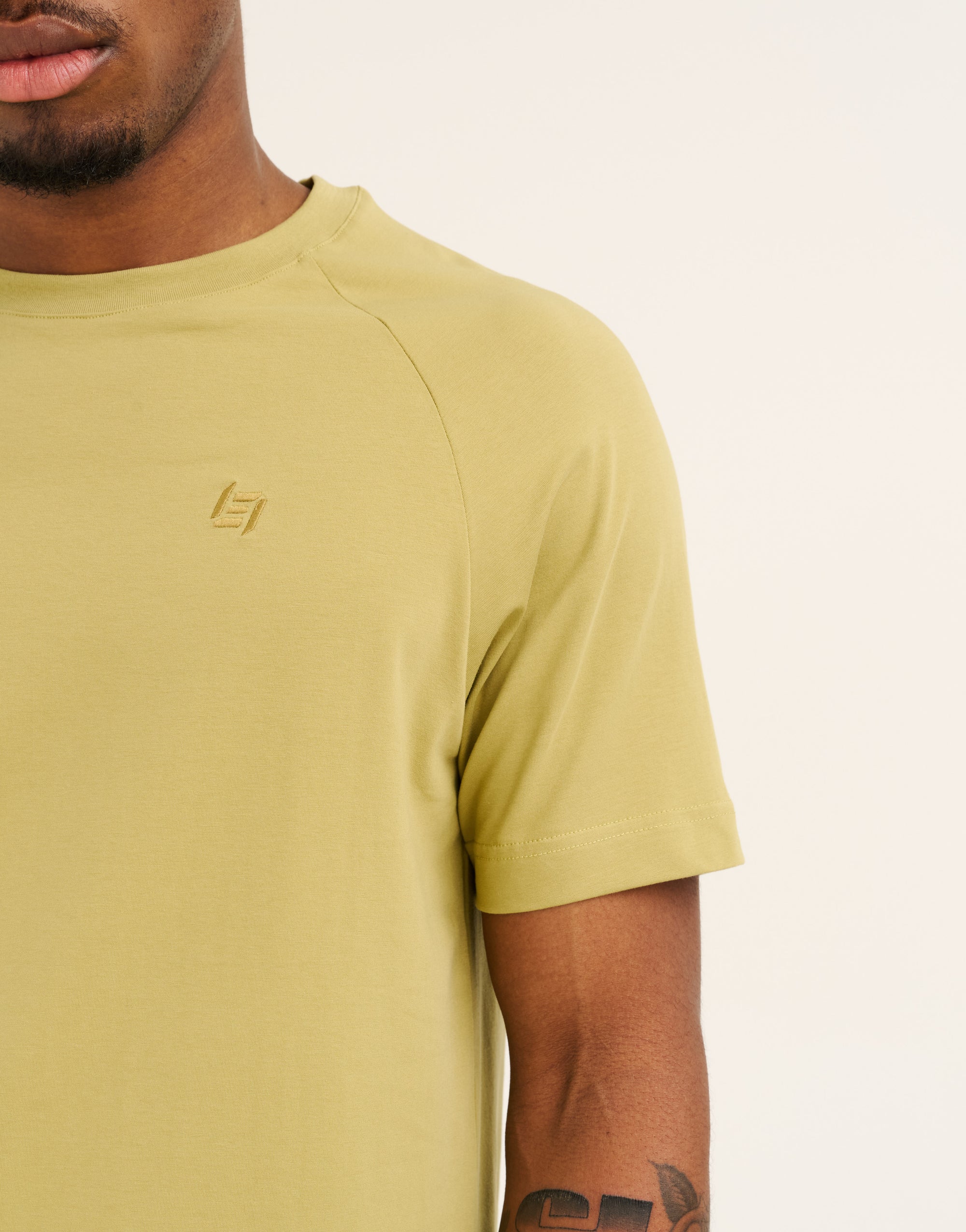 Foundation Tee 32" - Olive