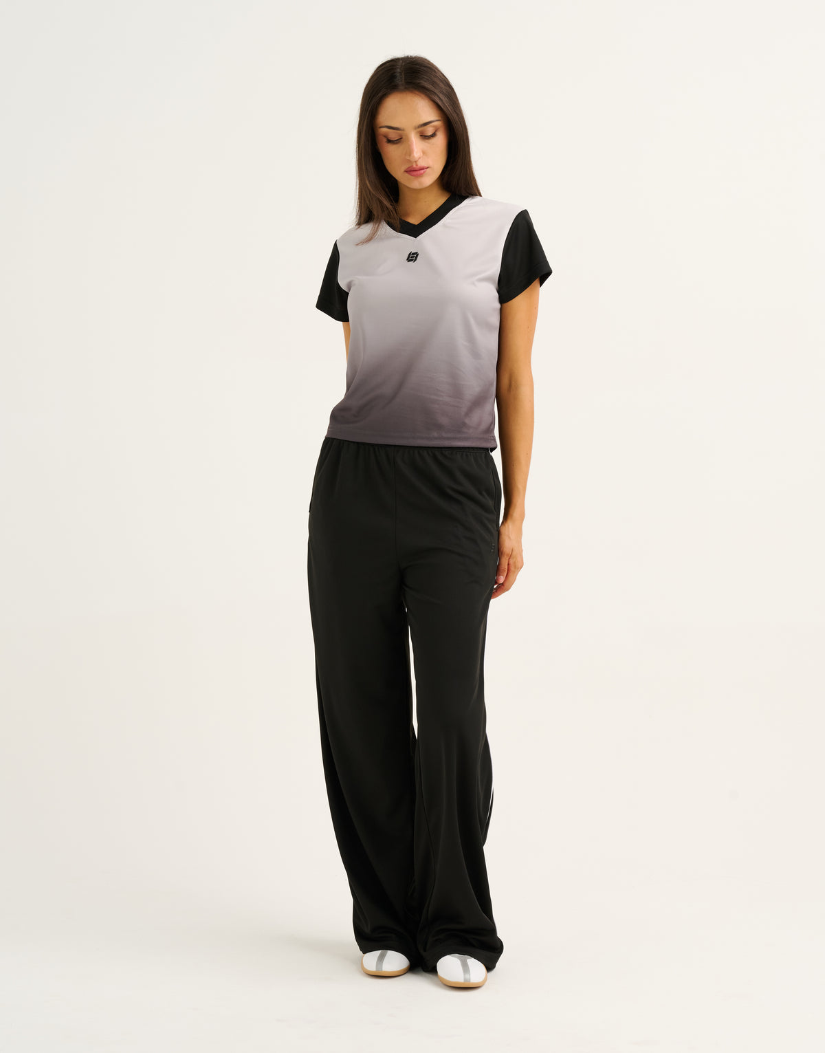 Club V Neck Crop Tee - Black