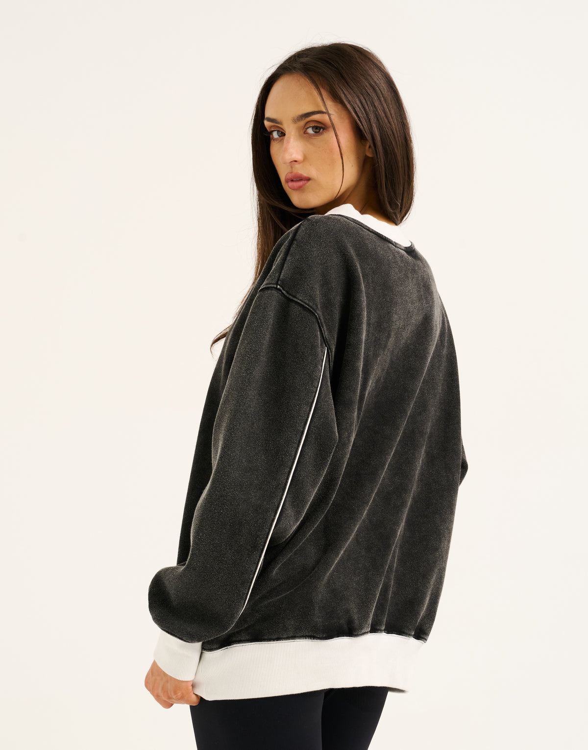 Club V Neck Sweatshirt - Black