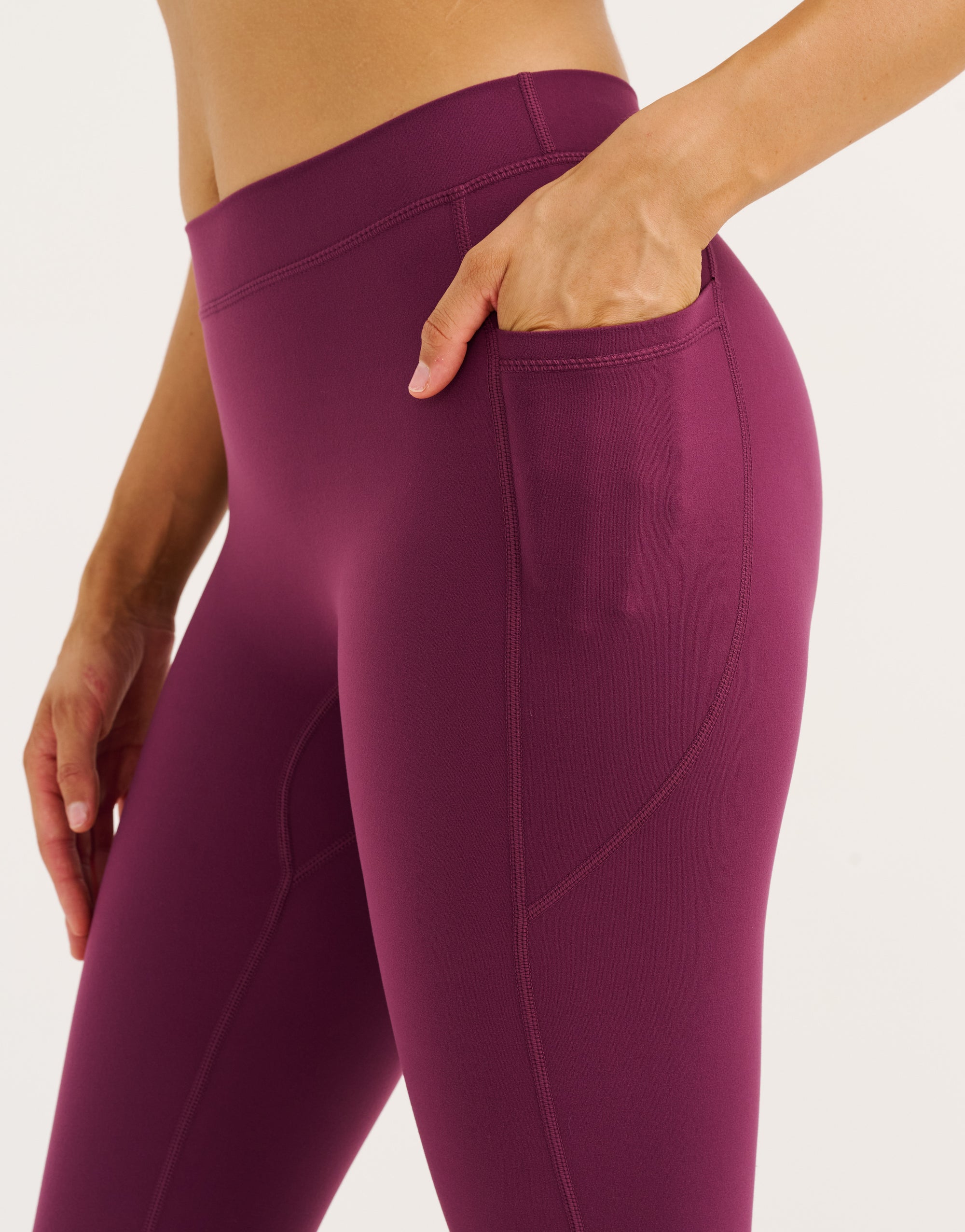 Ascend Pocket Mid-Waist Leggings 23" - Blackberry