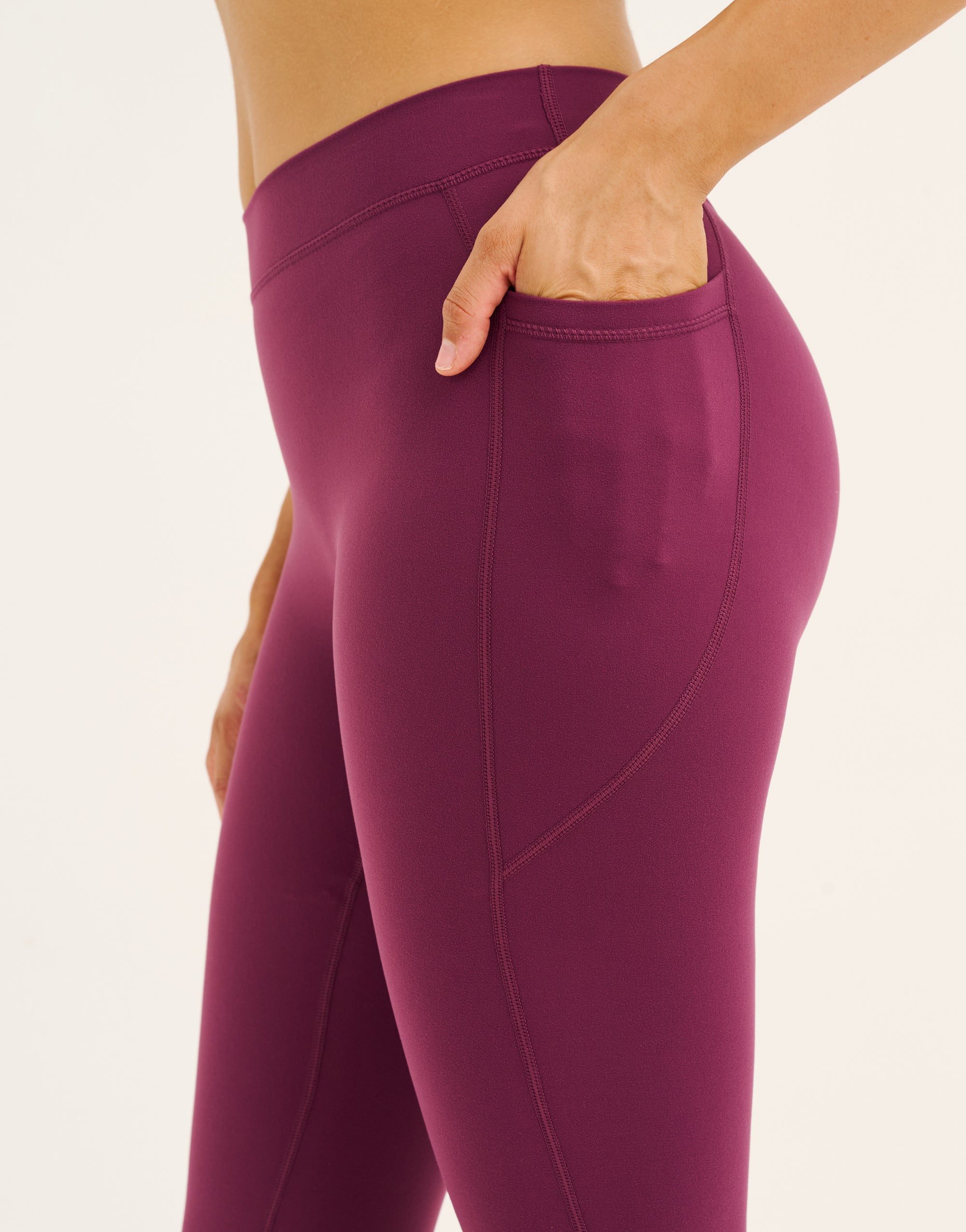 Ascend Pocket Mid-Waist Leggings 25" - Blackberry