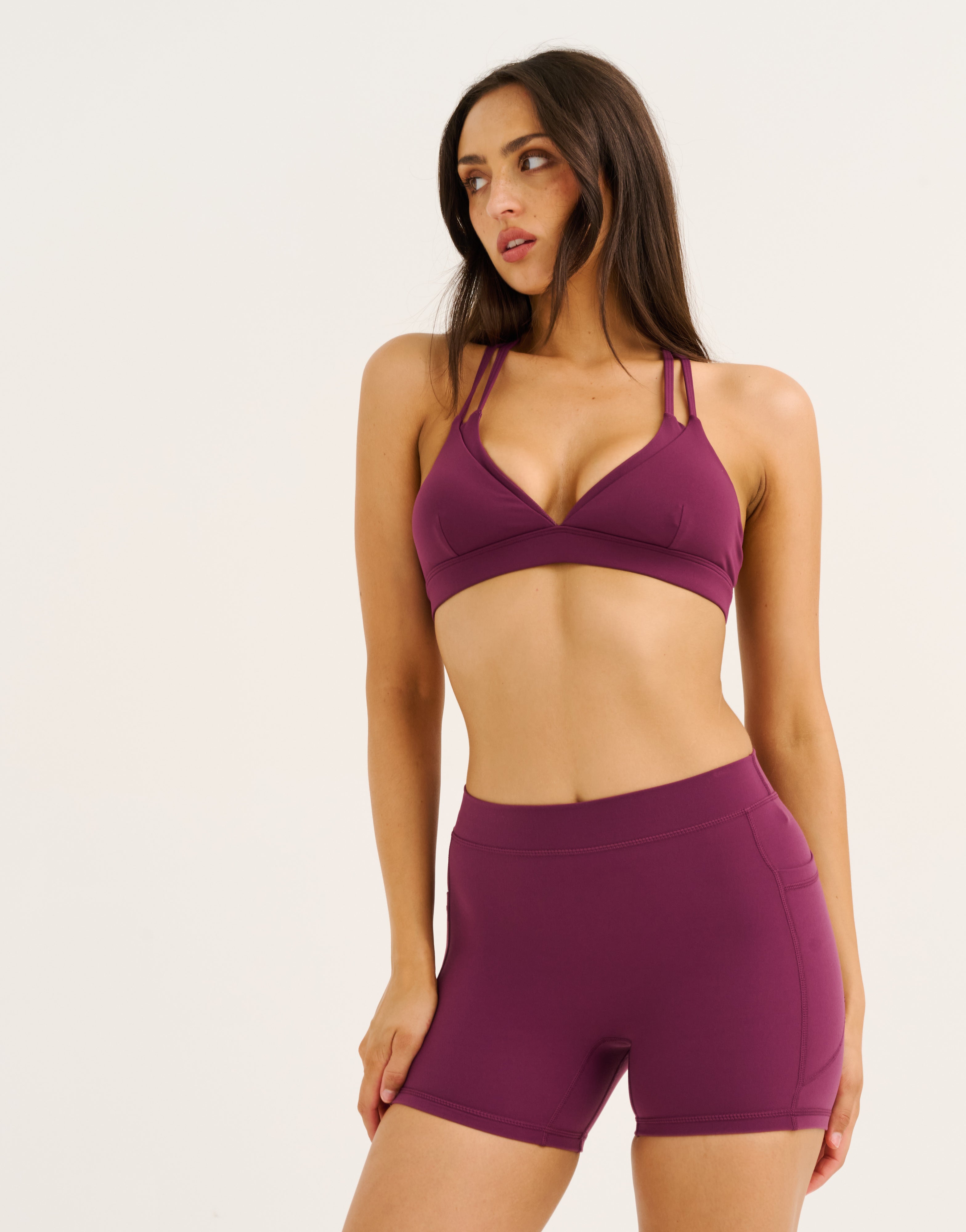 Ascend Pocket Mid-Waist Shorts 4" - Blackberry