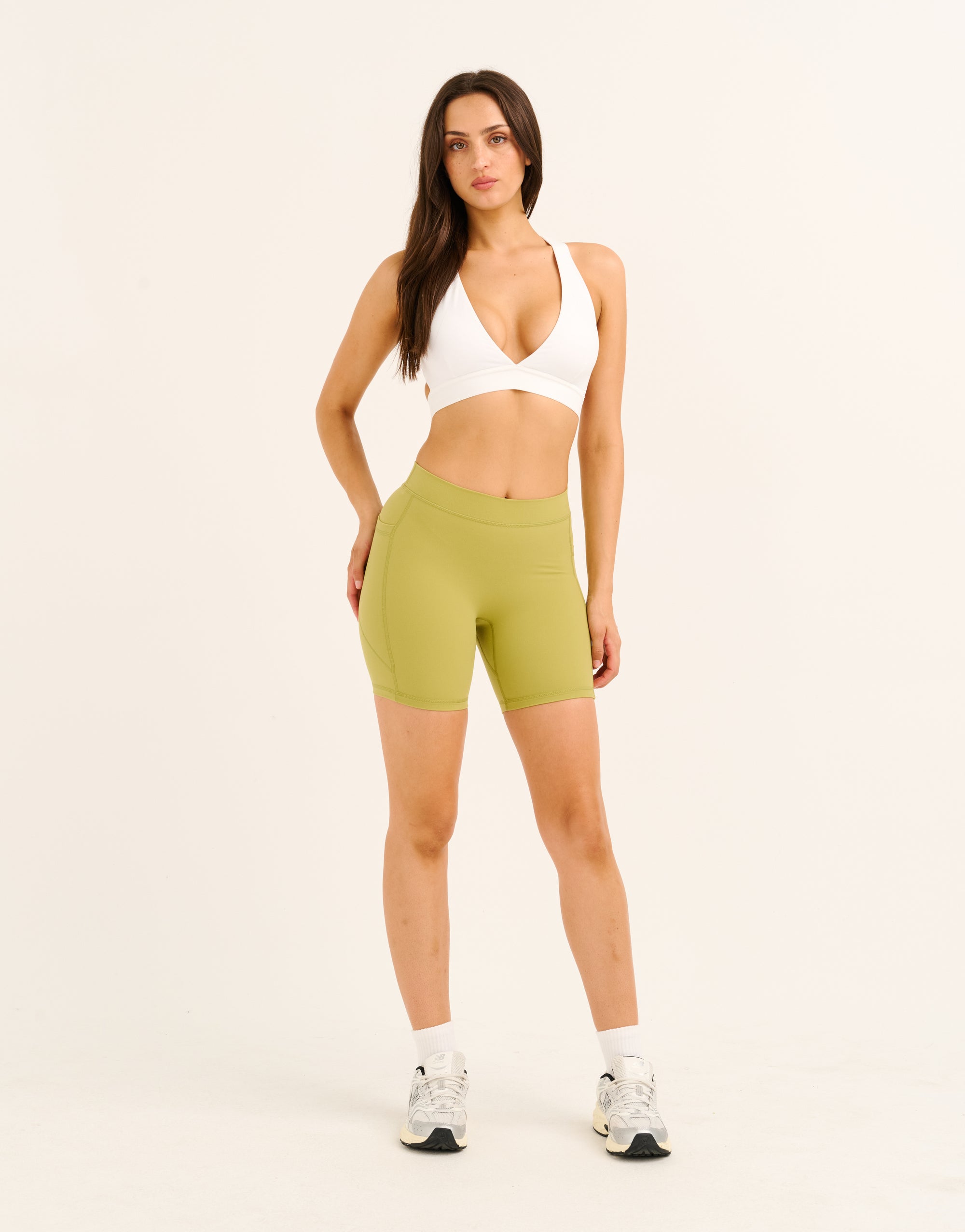 Ascend Pocket Mid-Waist Shorts 6" - Olive
