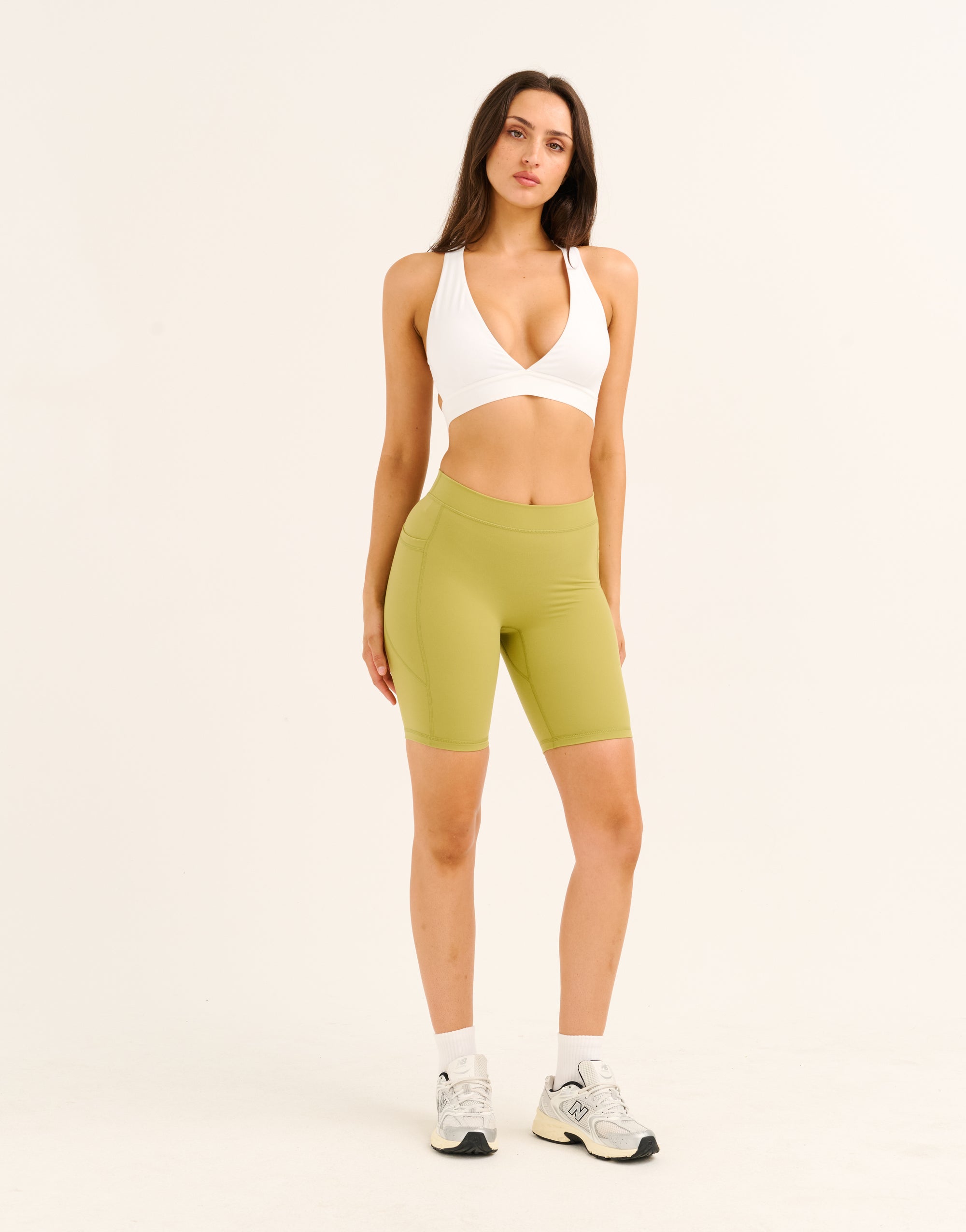 Ascend Pocket Mid-Waist Shorts 8" - Olive