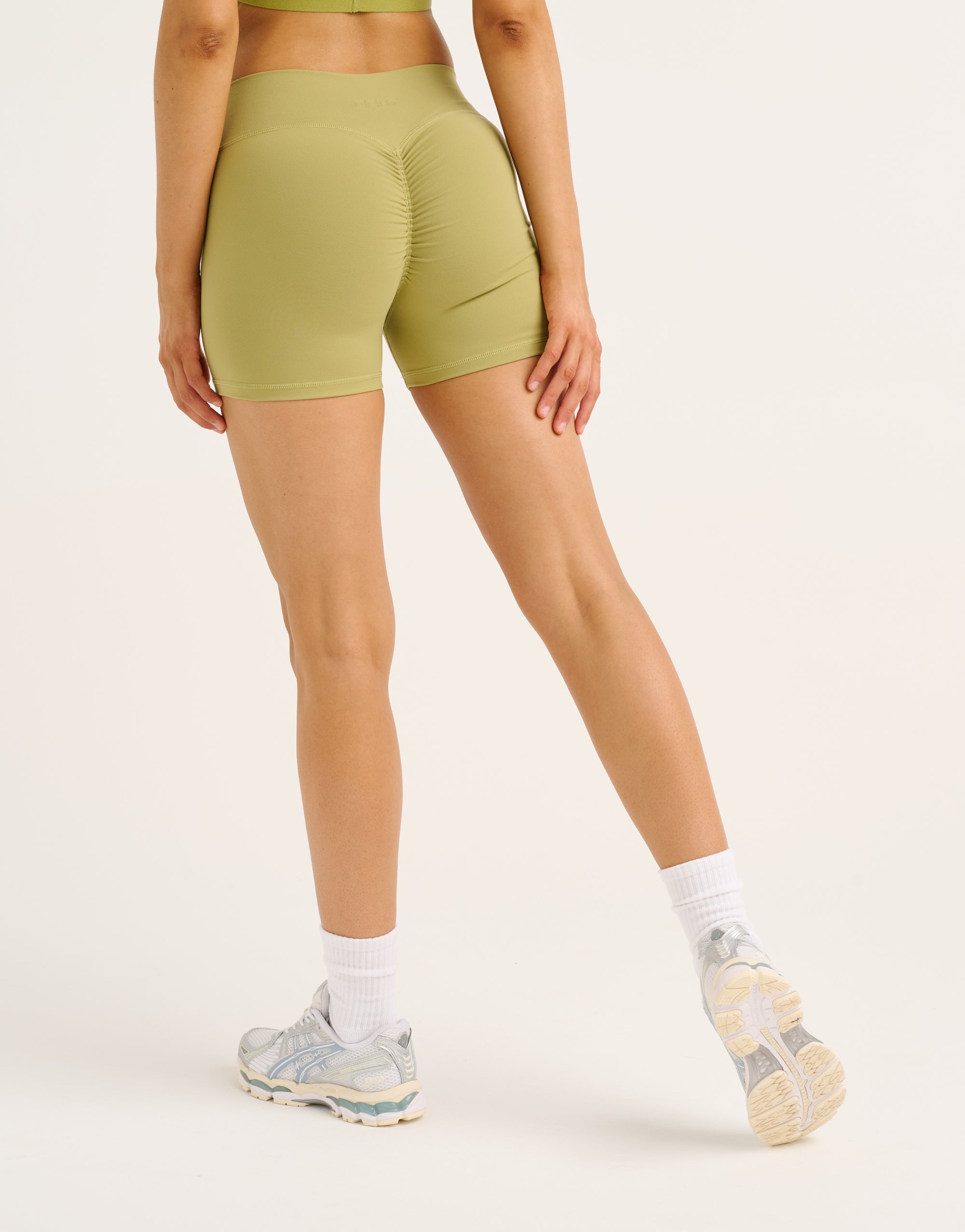 Echt Force Scrunch Mid-Waist Shorts - Olive