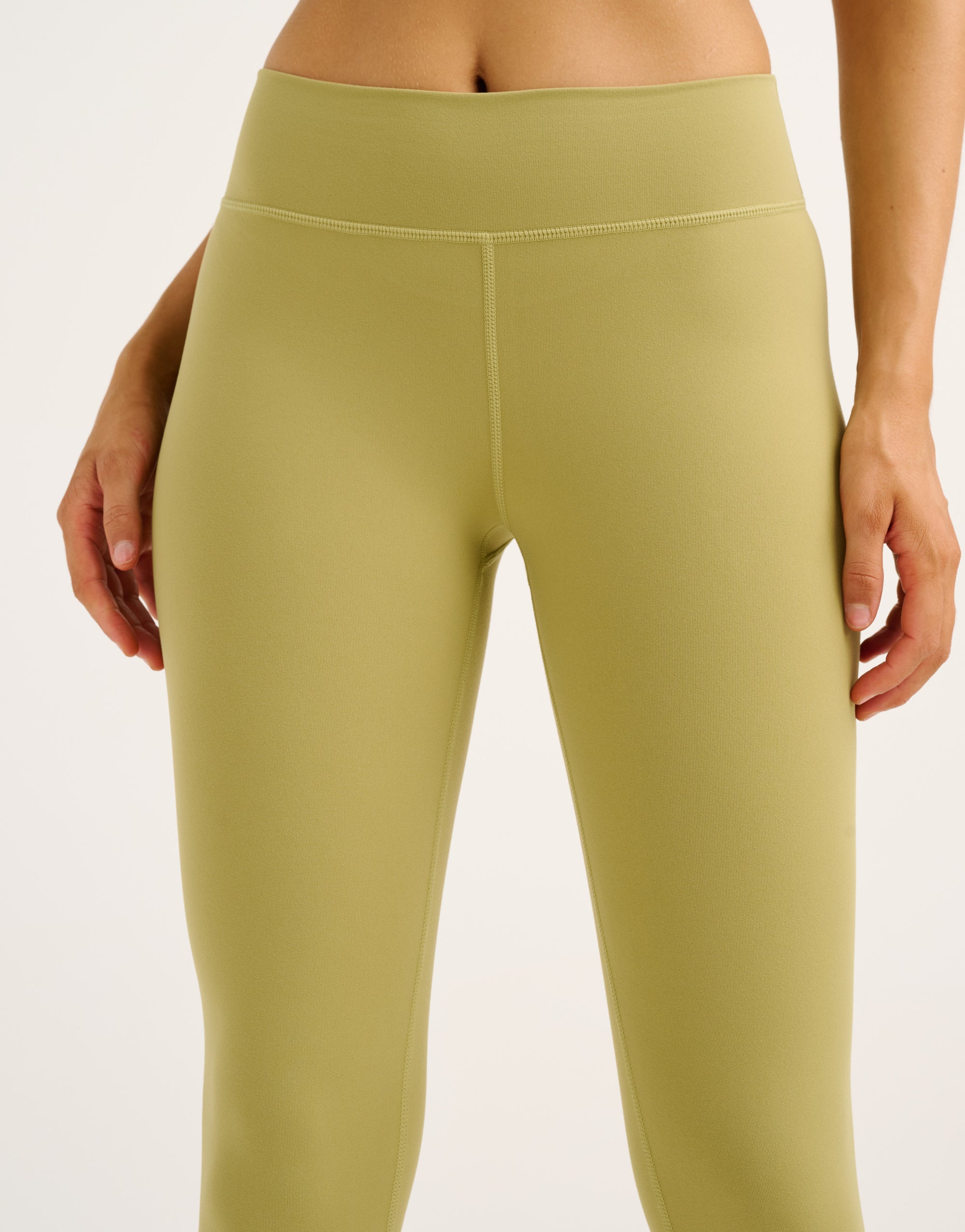 Force Scrunch Mid-Waist Leggings - Olive