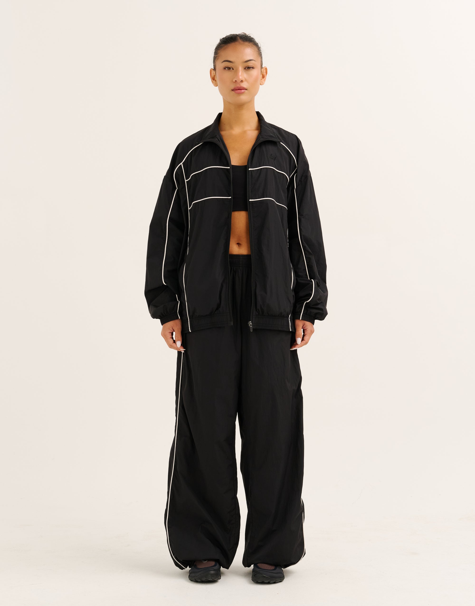 Nova Trek™ Spray Jacket - Phantom Black