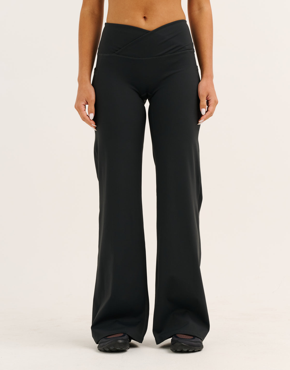 Nova Lycra® Wide Leg Pant - Phantom Black