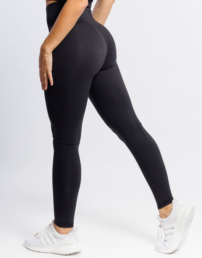 Echt - Our most popular Arise Scrunch Leggings and shorts have just  restocked 🙌 Shop now - www.echt.com.au You don't want to miss out on these  😍😍 #ECHT #echtapparel
